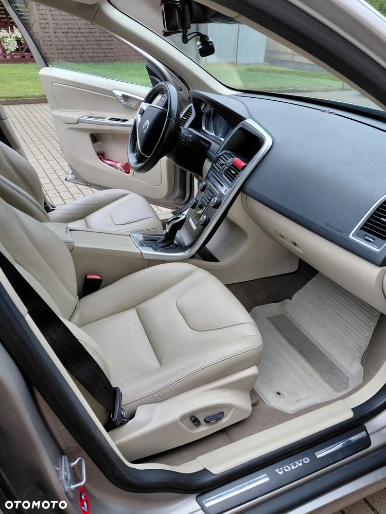 Volvo XC 60 T5 Drive-E Summum - 8