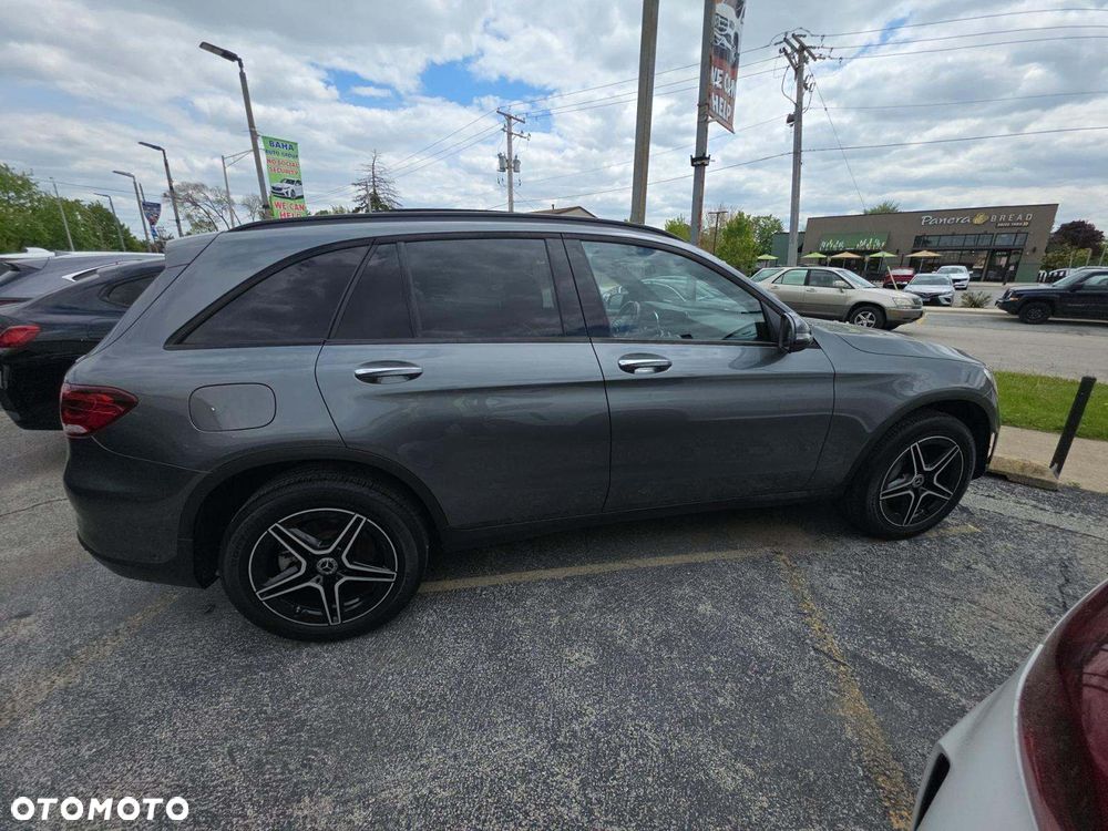 Mercedes-Benz GLC 300 4Matic 9G-TRONIC AMG Line - 2