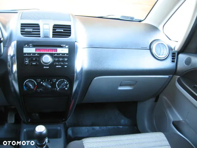 Suzuki SX4 1.6 Comfort Plus 4WD - 14