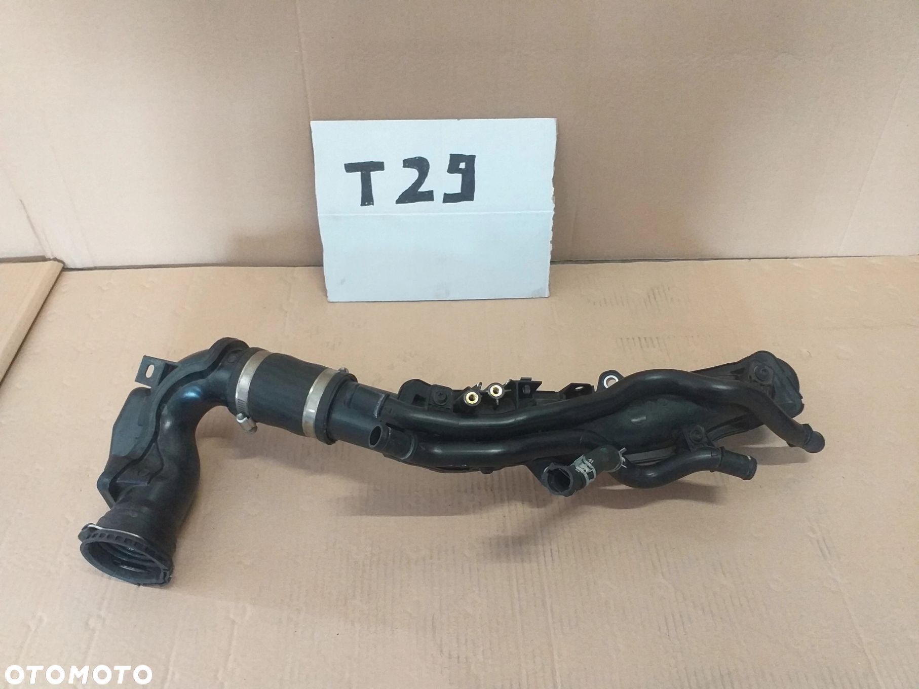 AVENSIS T29 1,6 d4d rura intercoolera dolot - 1