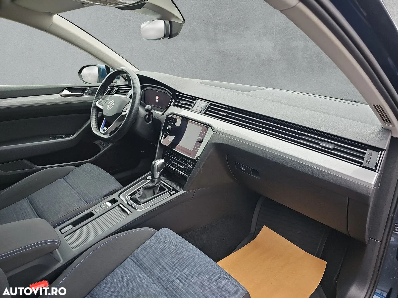 Volkswagen Passat - 10