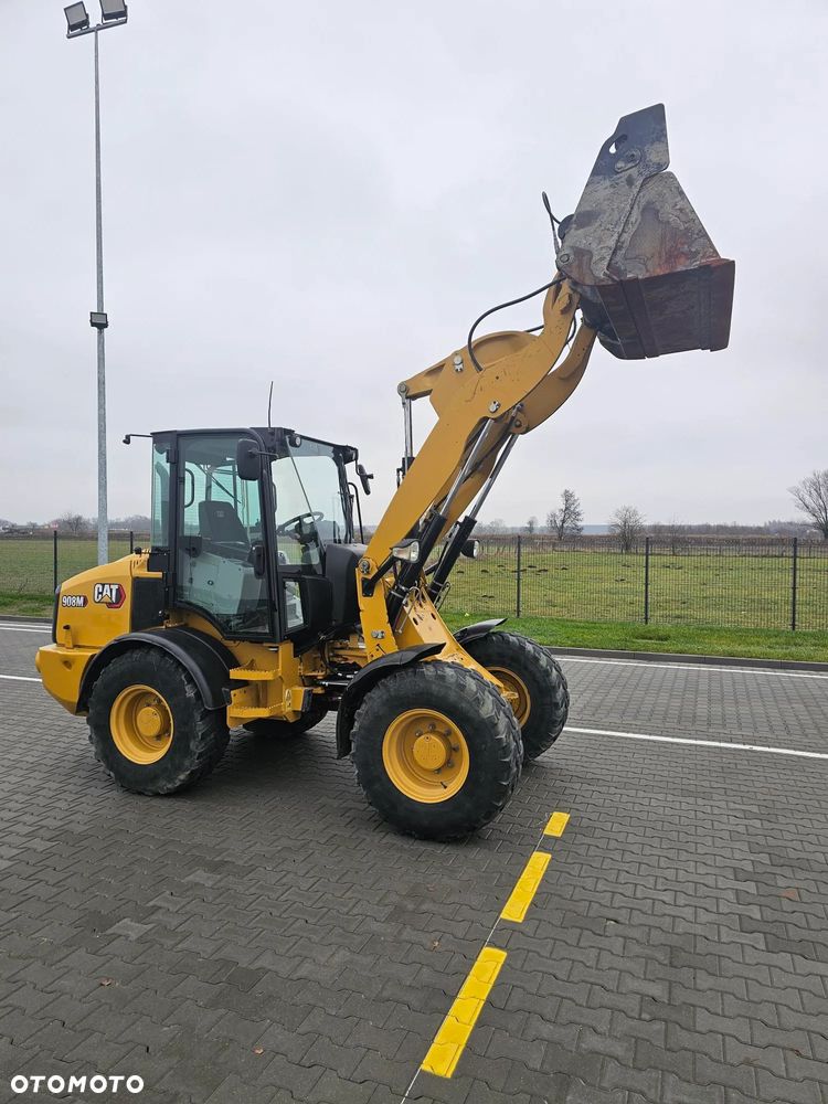 Caterpillar 908M - 2