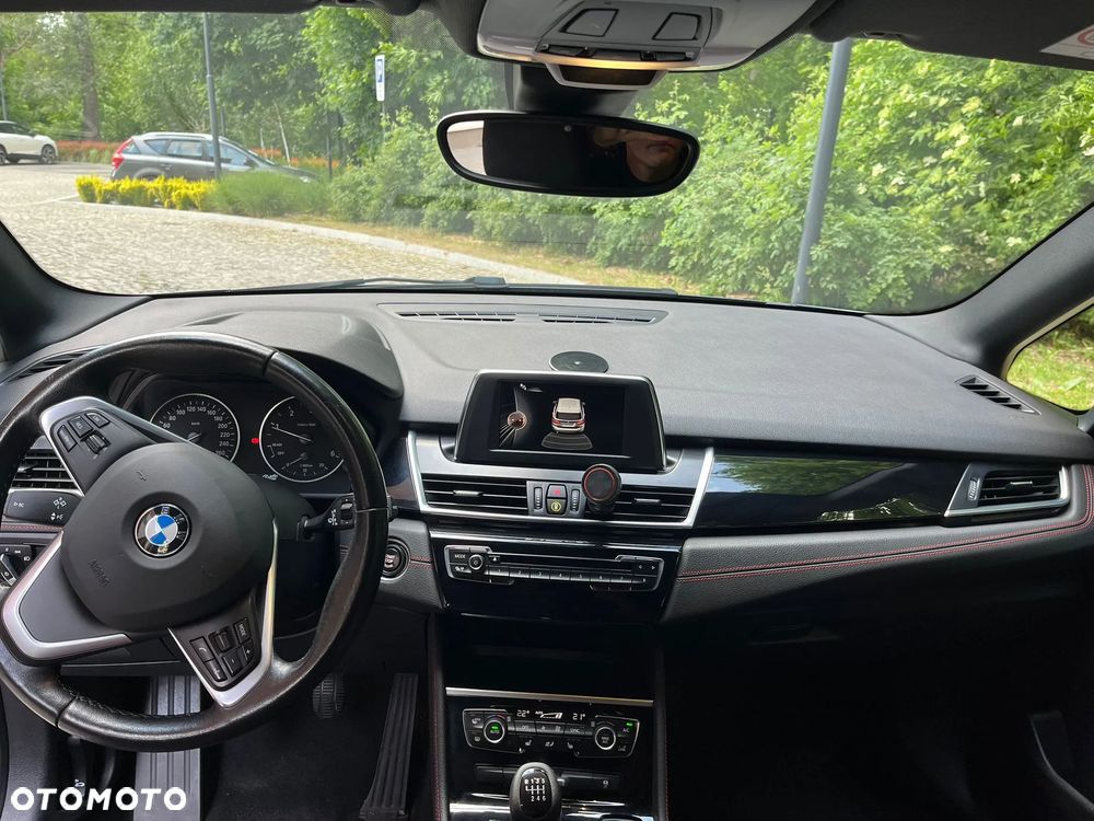 BMW Seria 2 218d - 15