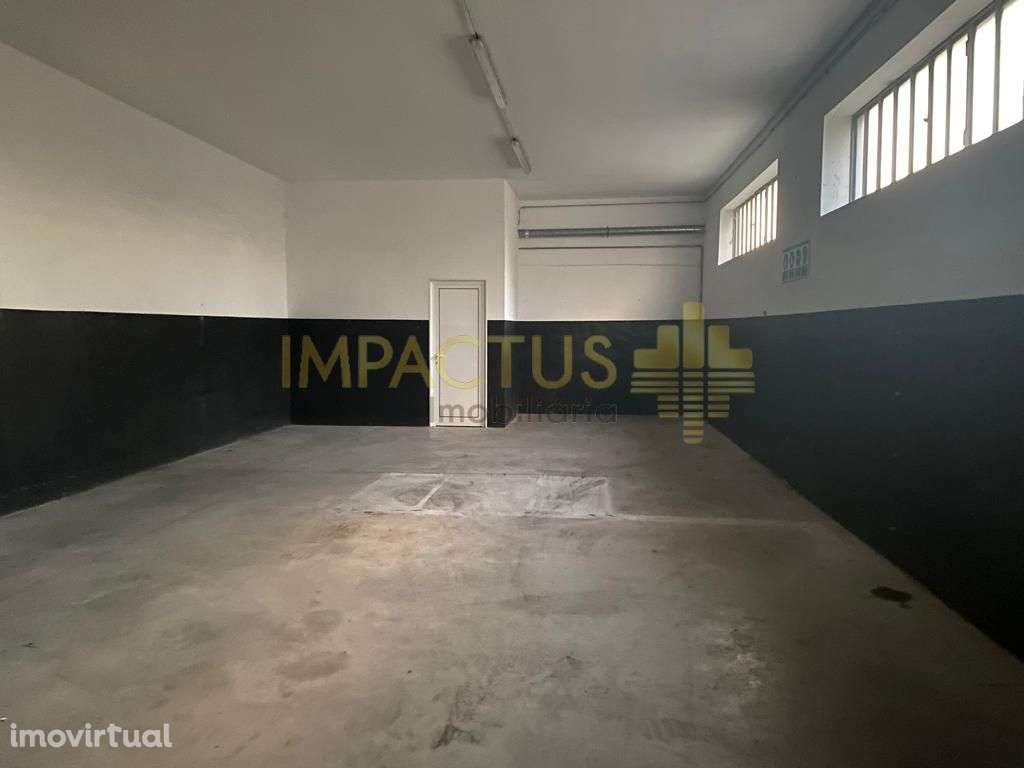 Armazém c/ 400m2 renovado - Grande imagem: 2/9
