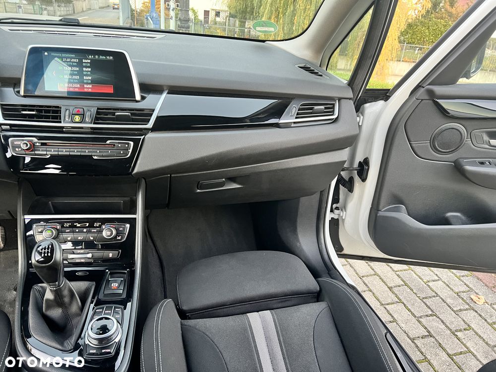 BMW Seria 2 220i Advantage - 16
