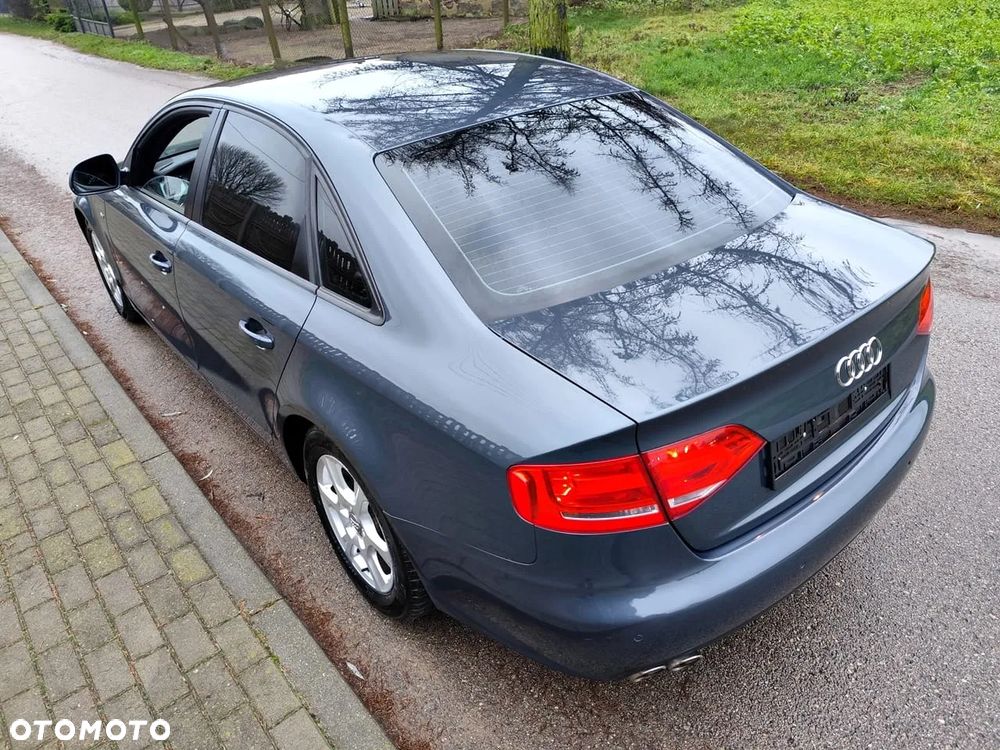Audi A4 Limousine - 11