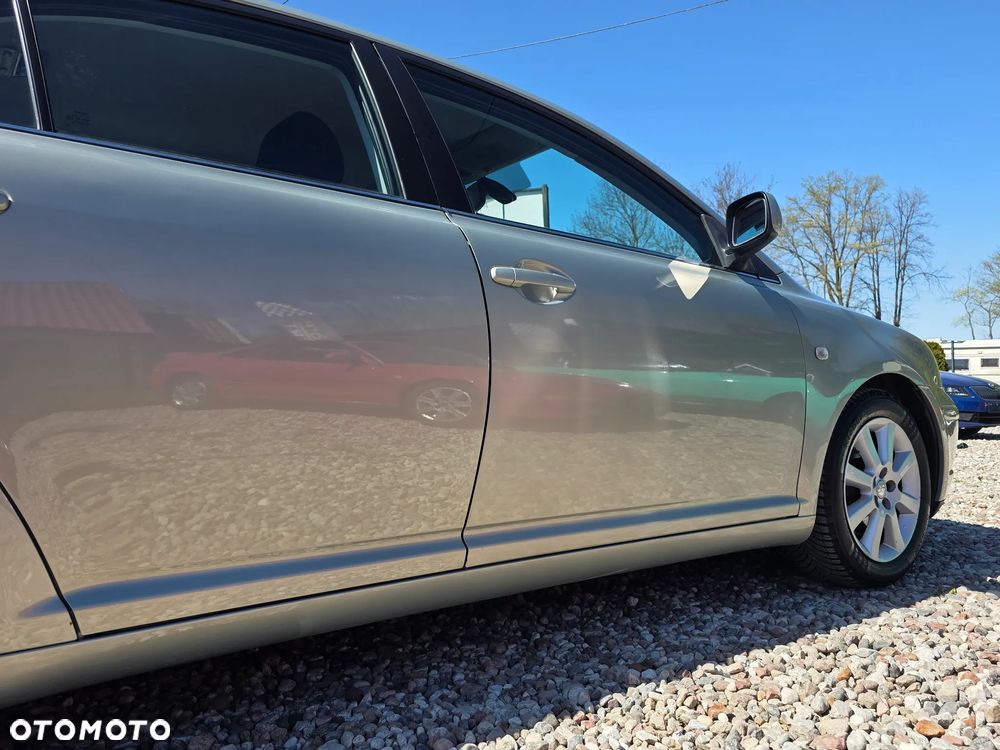 Toyota Avensis 2.0 VVT-i Sol - 13