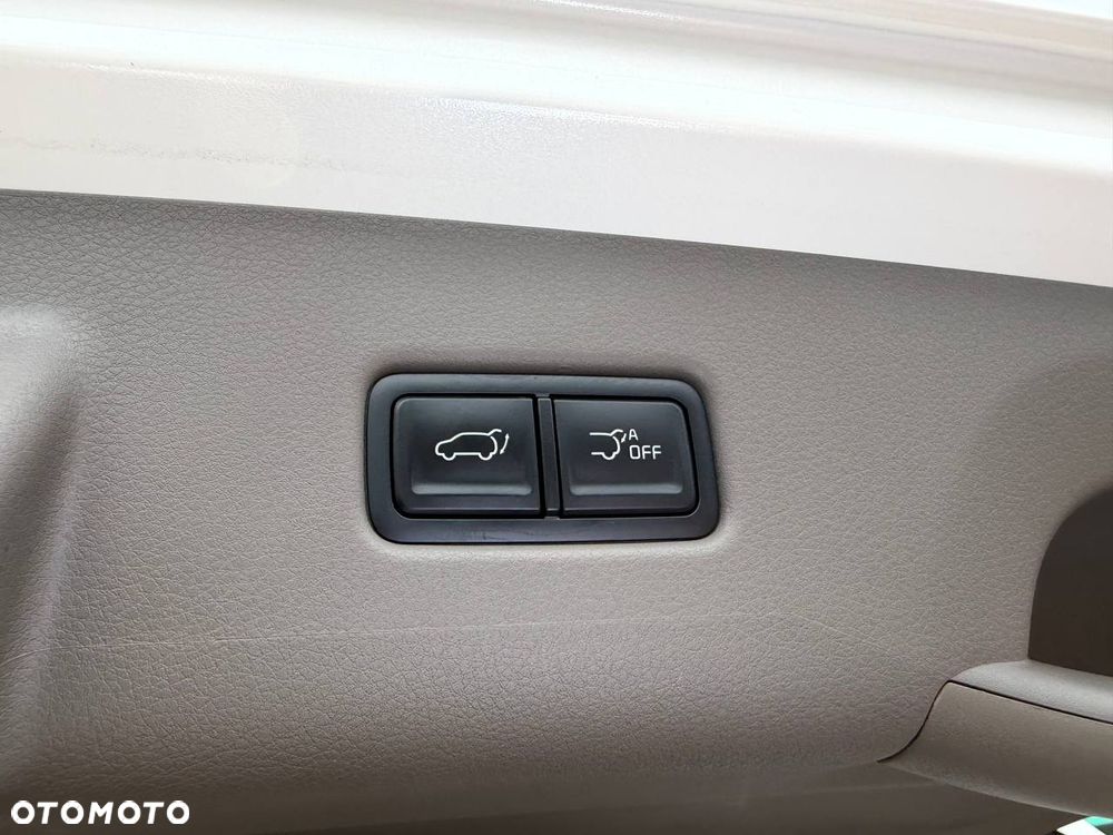Kia Carnival - 31