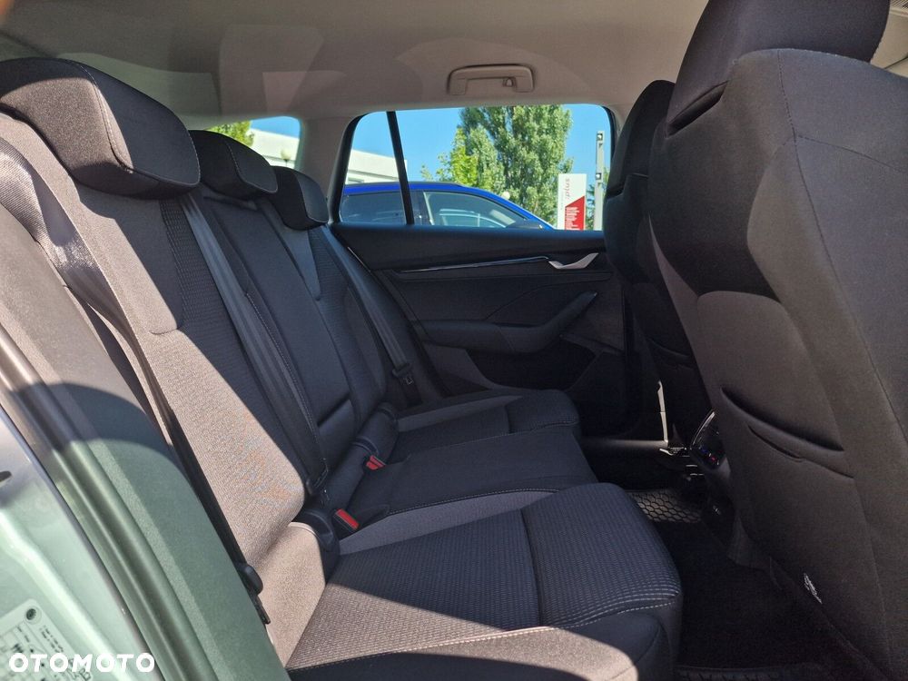 Skoda Octavia 1.5 TSI mHEV Selection DSG - 16