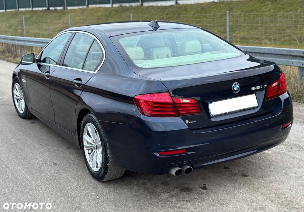 BMW Seria 5 520d Efficient Dynamics - 12