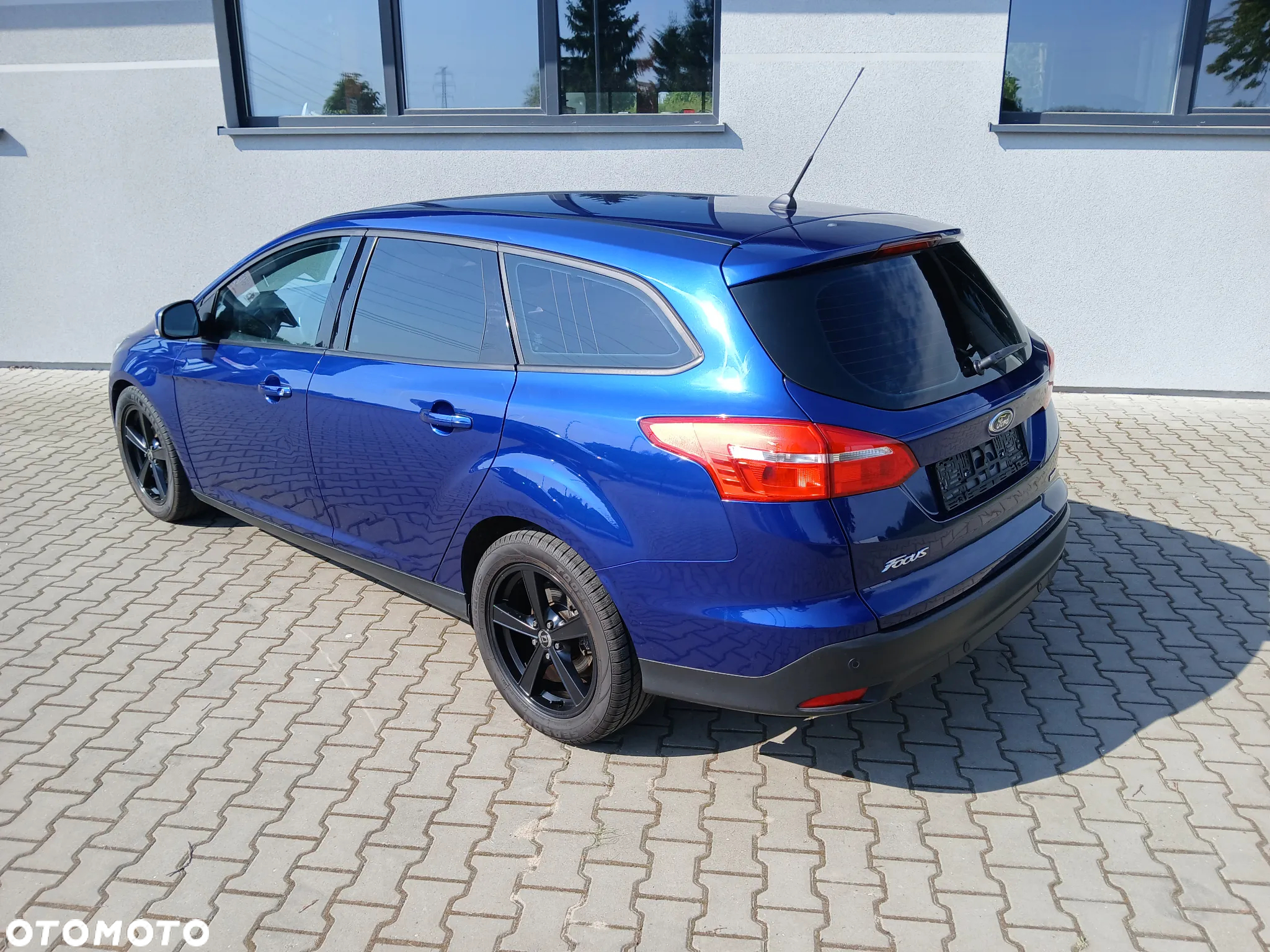 Ford Focus 1.0 EcoBoost Hybrid TITANIUM - 4
