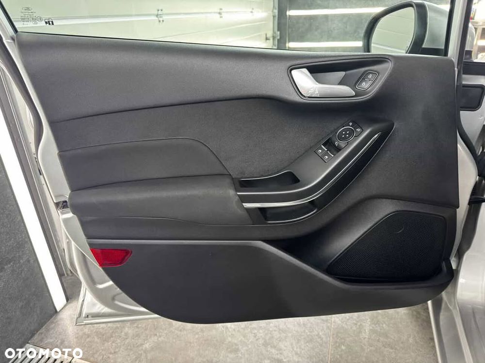 Ford Fiesta 1.1 Titanium - 24