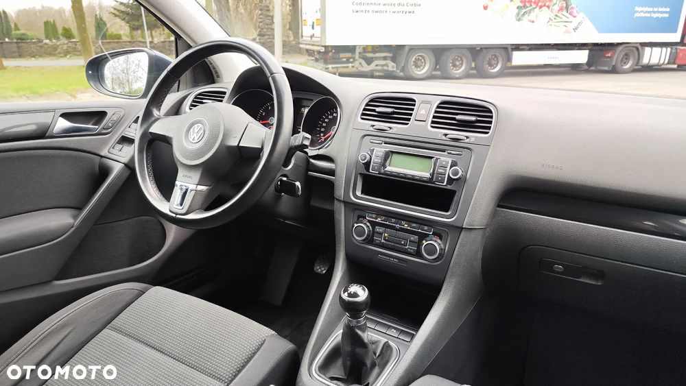 Volkswagen Golf 1.6 Comfortline - 30