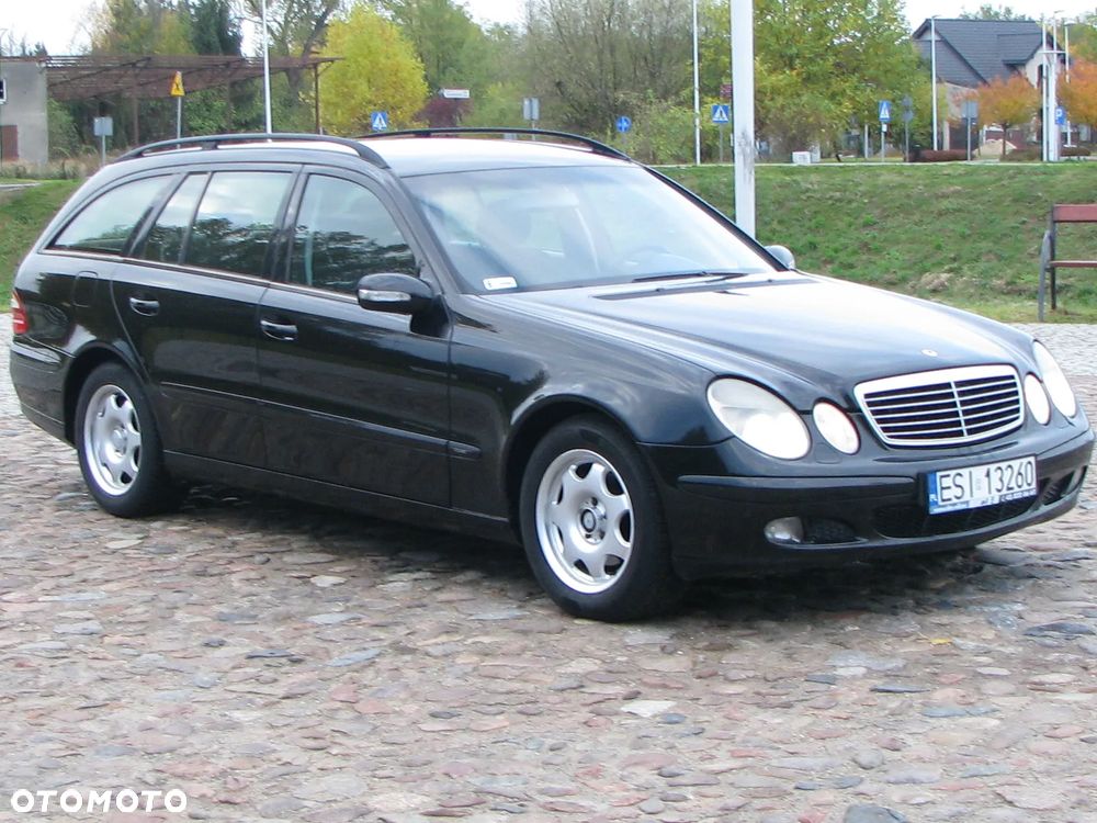 Mercedes-Benz E-Class 2004 photo 3