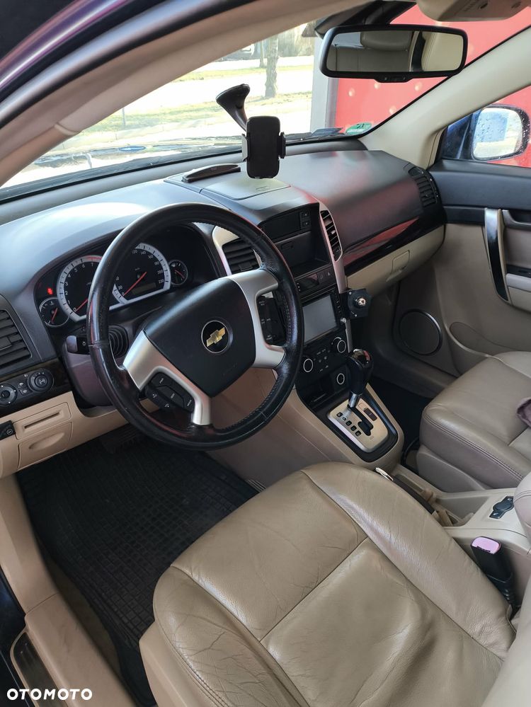 Chevrolet Captiva 3.2 Edition - 4