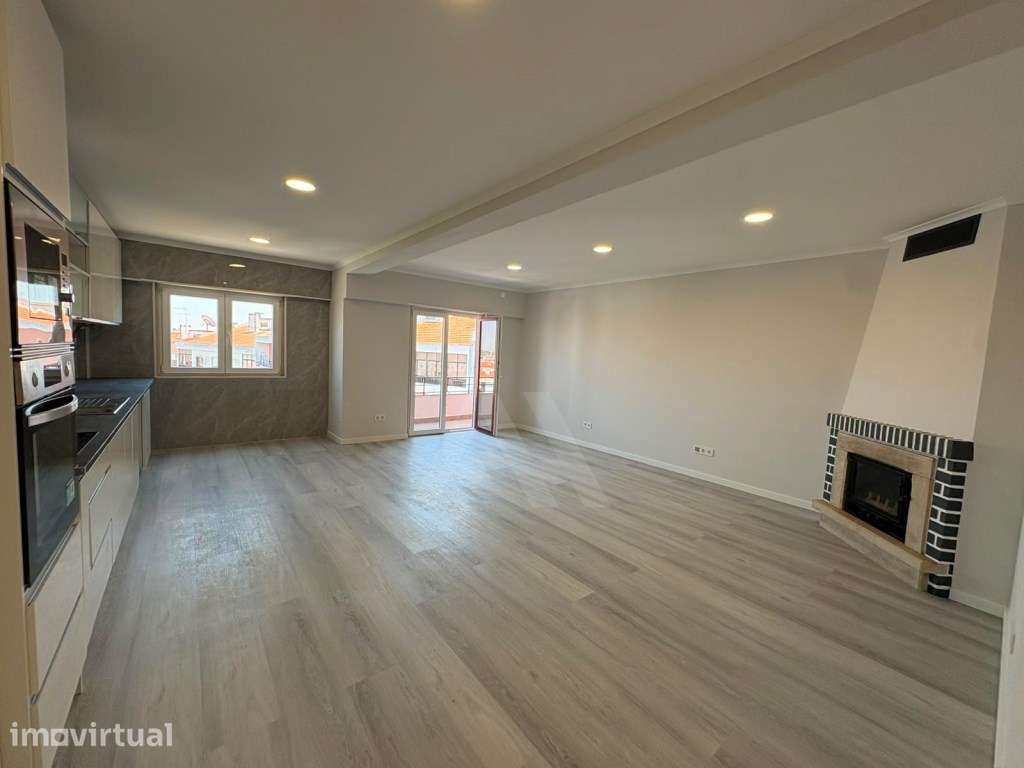 Apartamento T4 usado com 120 m² em Amora, Seixal, Setúbal. - Grande imagem: 2/17
