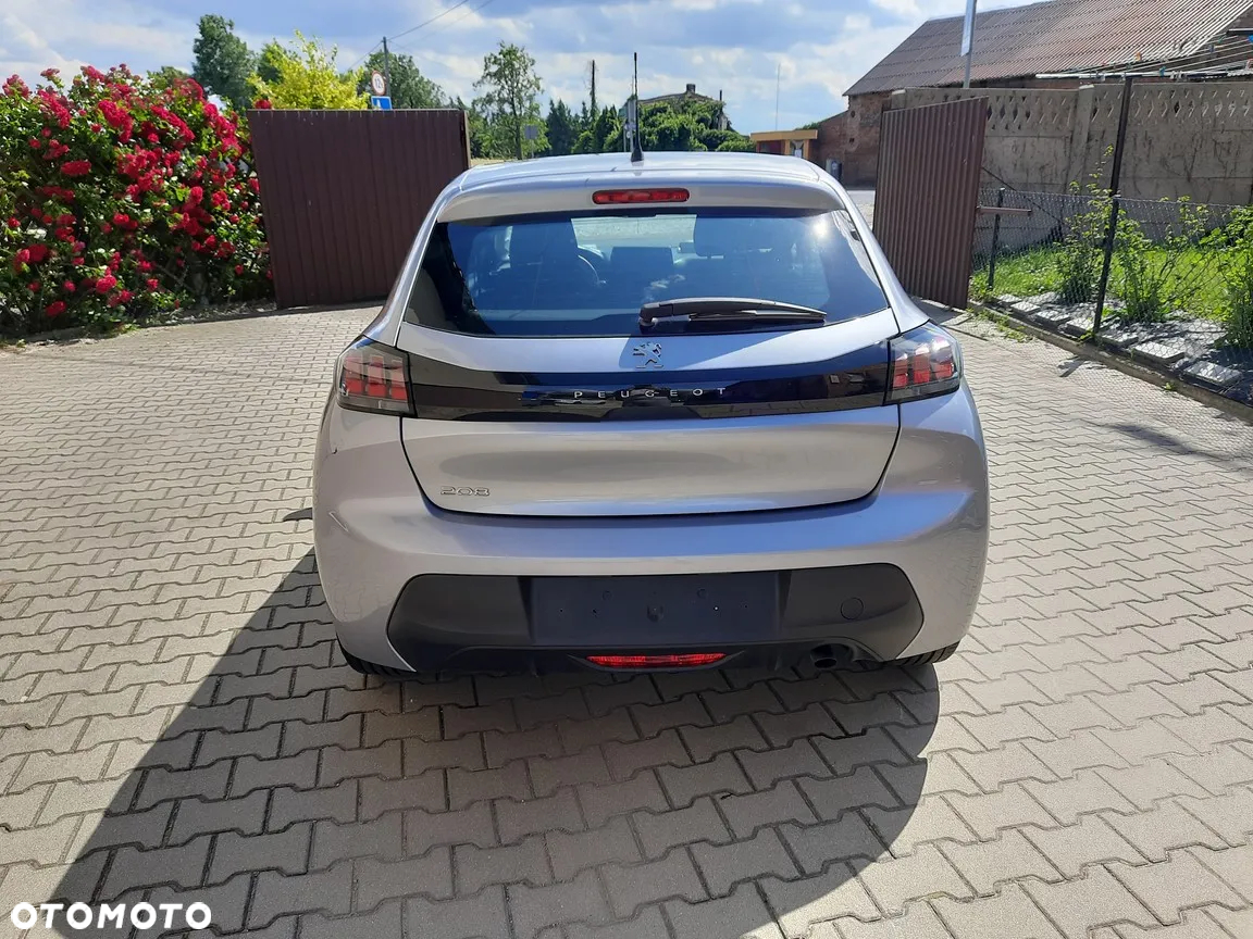 Peugeot 208 - 5