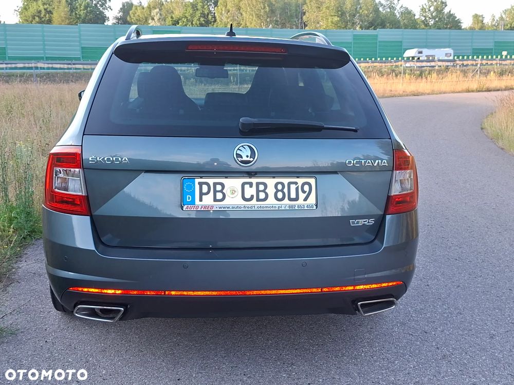 Skoda Octavia 2.0 TDI DSG RS - 17