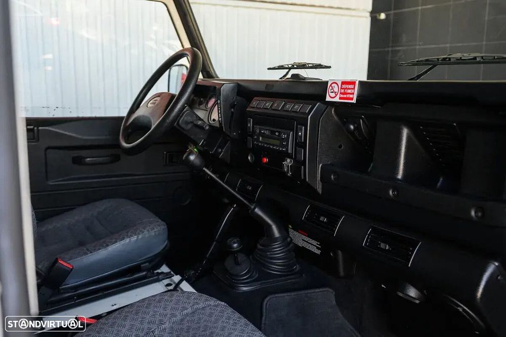 Land Rover Defender 90 2.5 Td5 E - 25