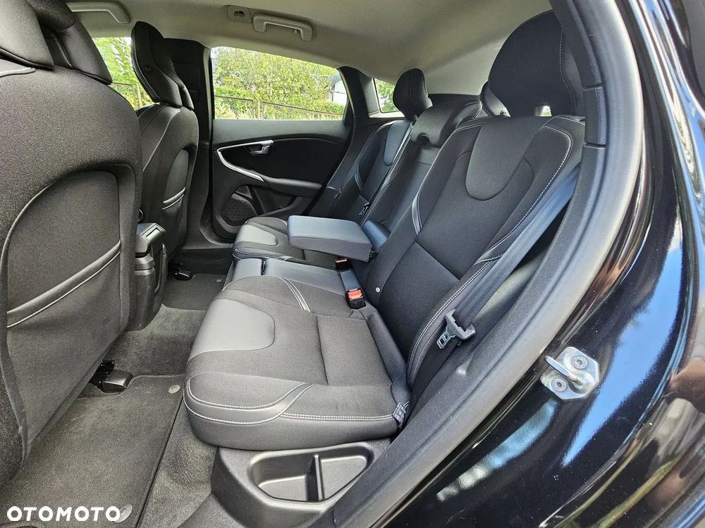 Volvo V40 D2 Momentum - 21