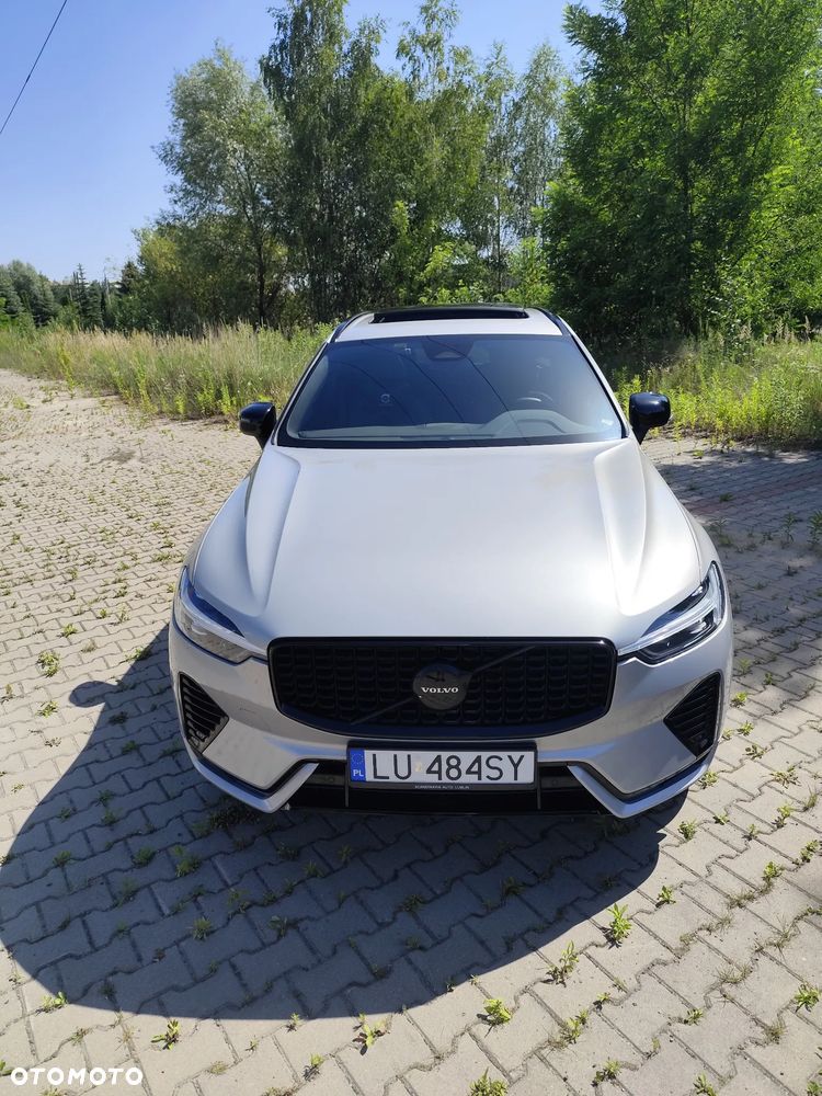Volvo XC 60 T6 Plug-In Hybrid AWD Plus Black Edition - 4