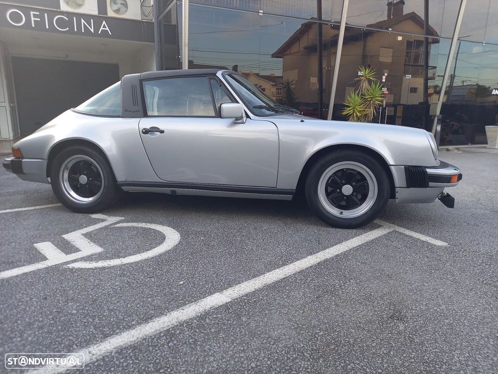 Porsche 911 Série F - 2