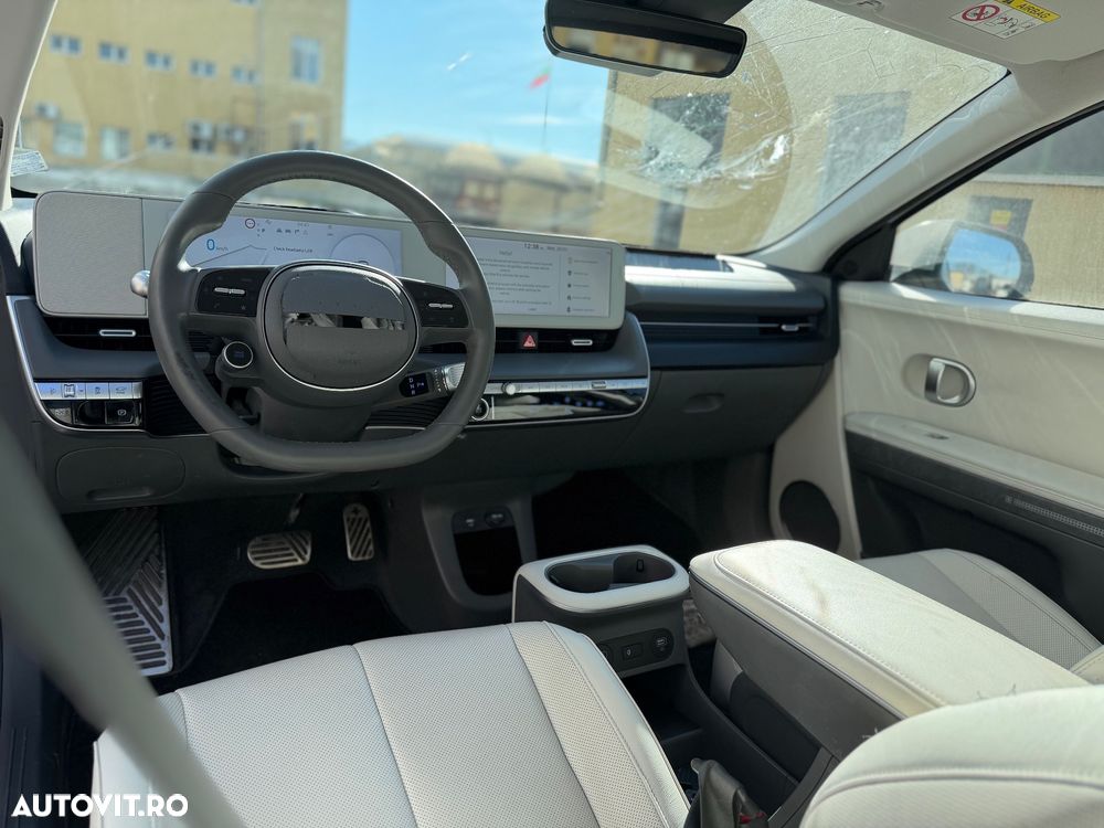 Hyundai IONIQ - 9