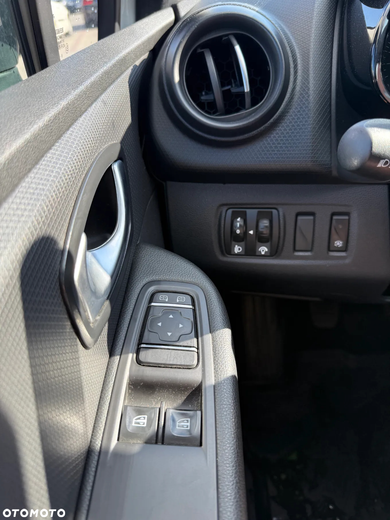 Renault Clio 0.9 TCe Life - 12