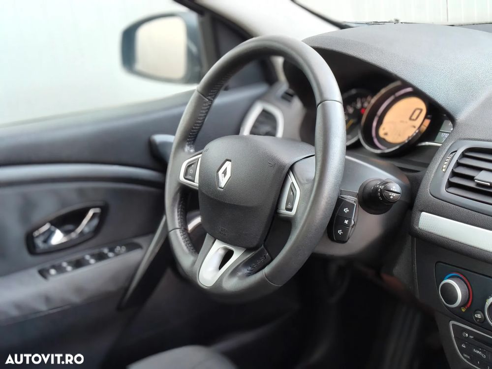 Renault Megane Grandtour TCe 130 BOSE Edition - 24