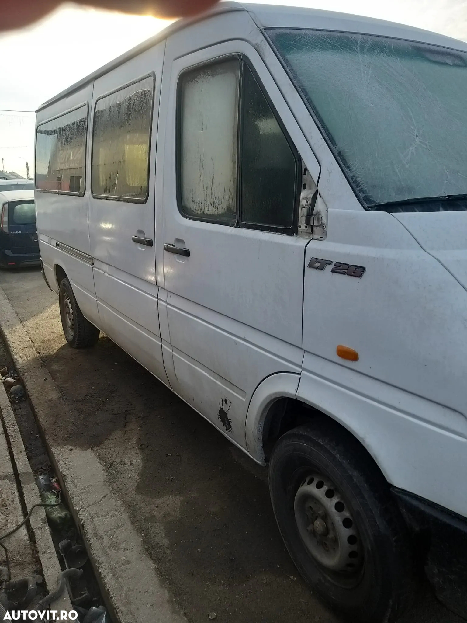Dezmembram Volkswagen LT28 din 2003, 2.5 TDI - 3