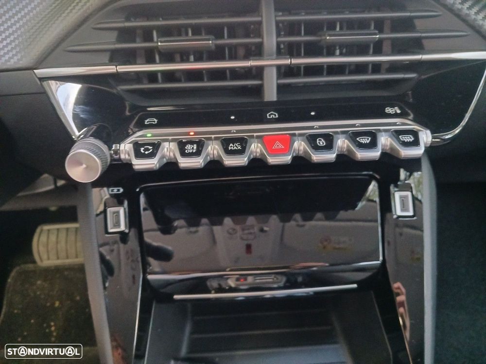 Peugeot 208 1.2 Hybrid Allure e-DCS6 - 19