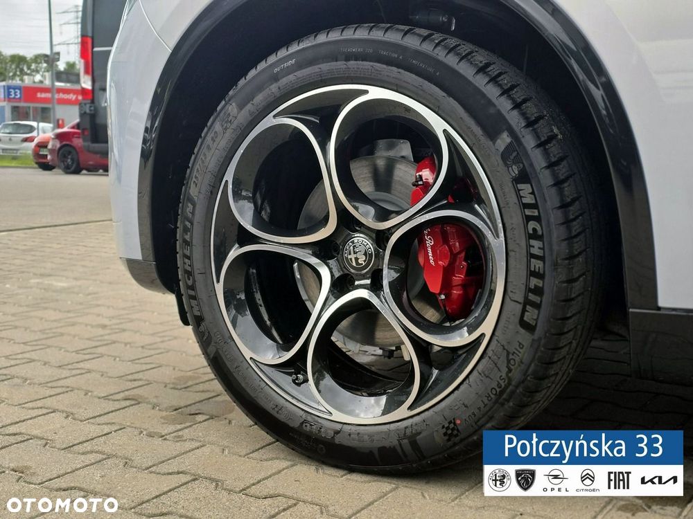 Alfa Romeo Stelvio - 2