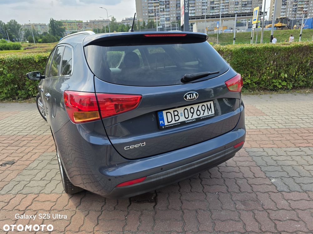 Kia Ceed 1.6 GDI ISG Dream Team Edition - 6