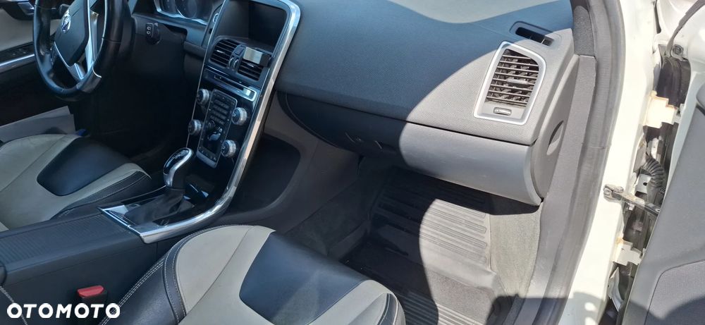 Volvo XC 60 T6 AWD Drive-E Momentum - 11