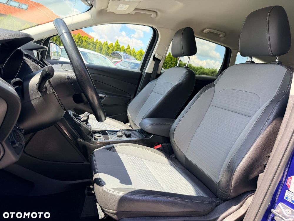 Ford Kuga - 28