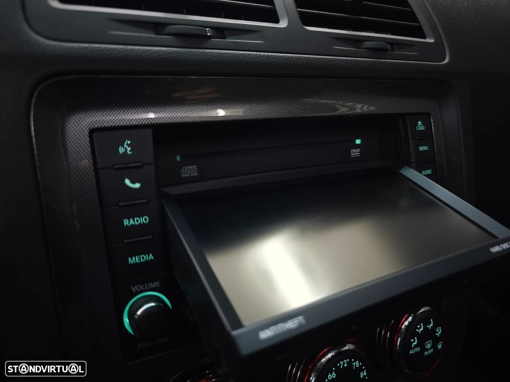 Dodge Challenger Auto SXT Plus - 32