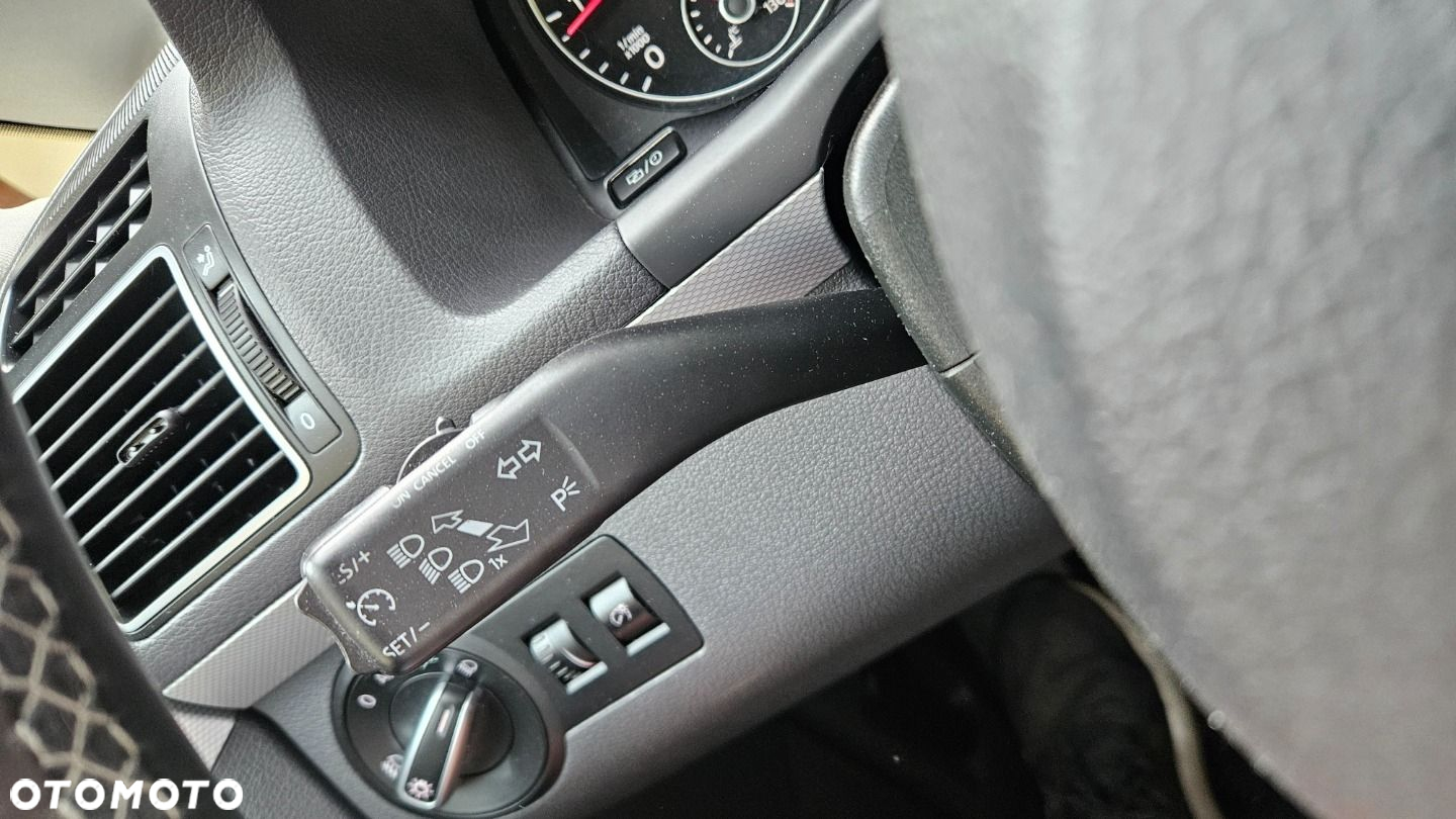Volkswagen Touran - 30