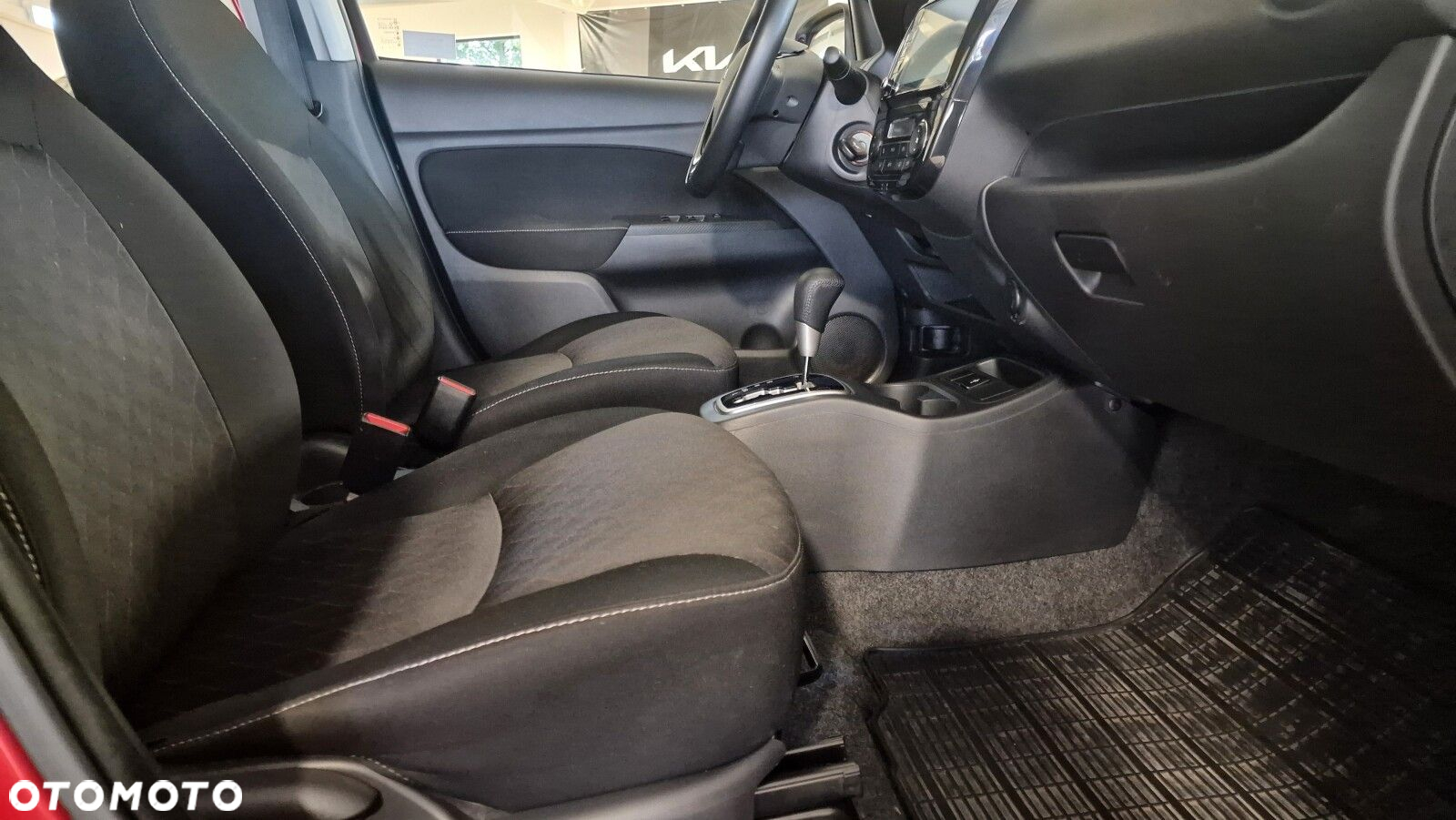 Mitsubishi Space Star 1.2 AS&G Instyle CVT - 14