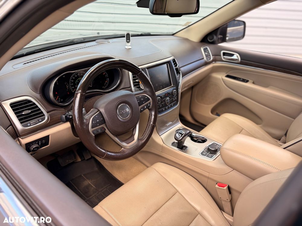 Jeep Grand Cherokee - 18