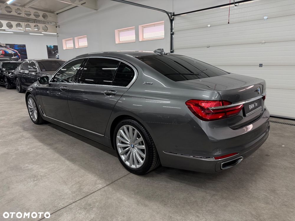 BMW Seria 7 - 12