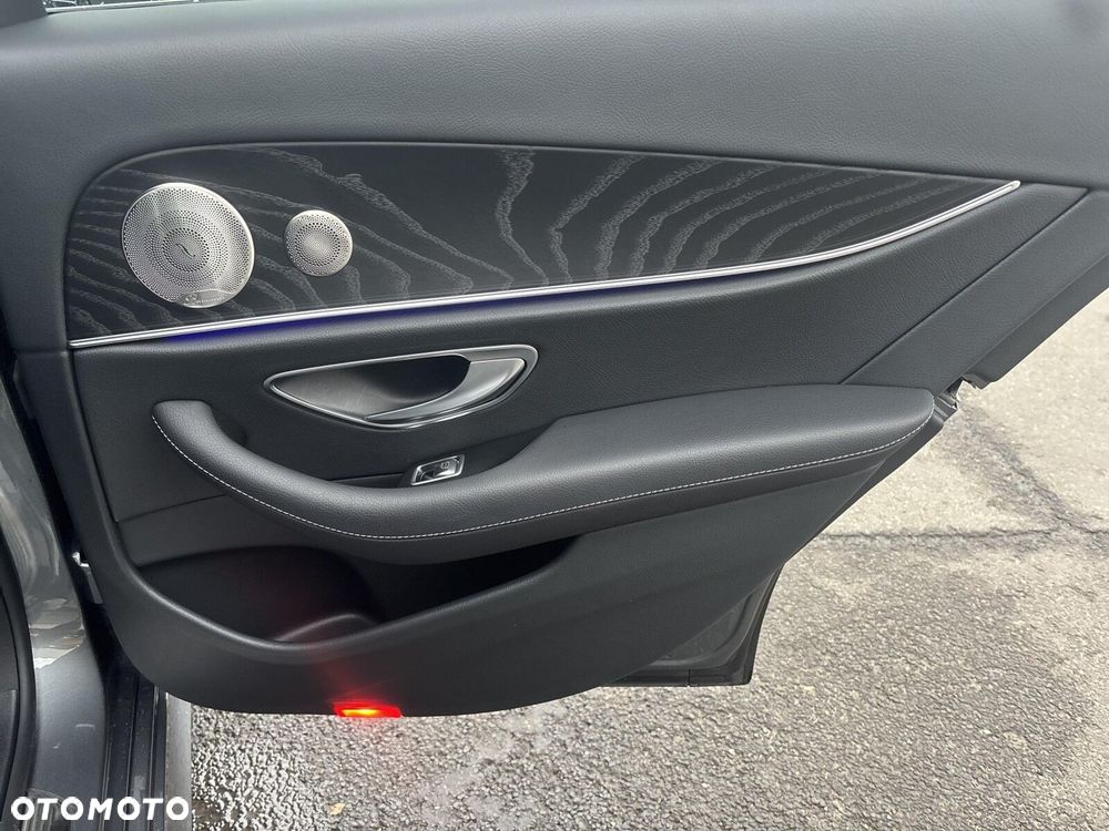 Mercedes-Benz Klasa E - 22