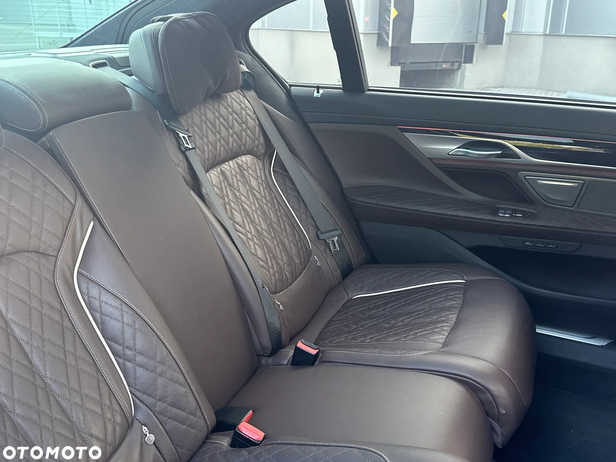BMW Seria 7 750Li xDrive sport - 24