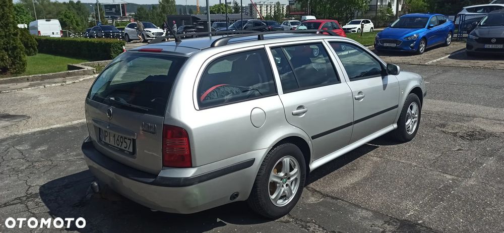 Skoda Octavia 1.6 Combi - 3