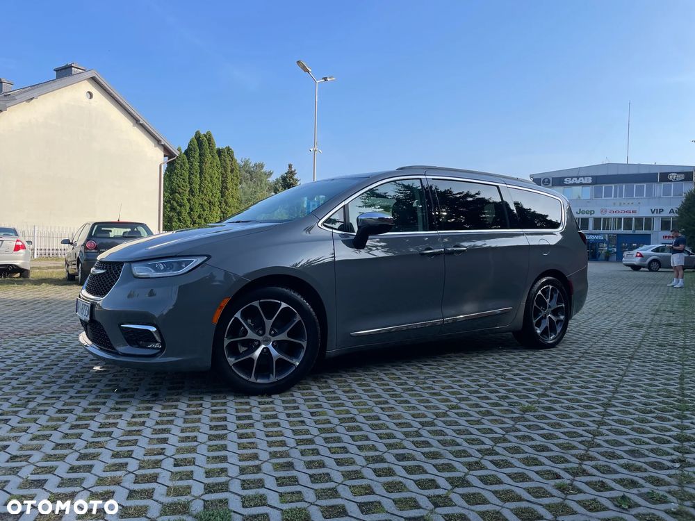 Chrysler Pacifica - 1