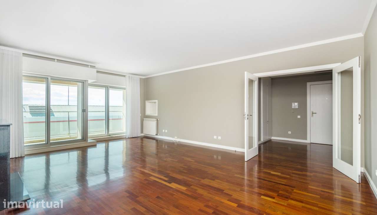 Apartamento em 1.ª linha de mar, para venda, em Matosinhos Sul - Grande imagem: 3/21