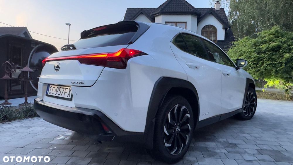 Lexus UX - 7