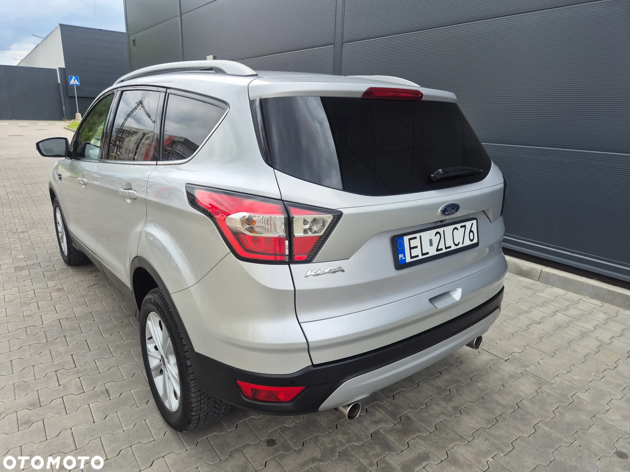 Ford Kuga 2.0 TDCi 2x4 Titanium - 6