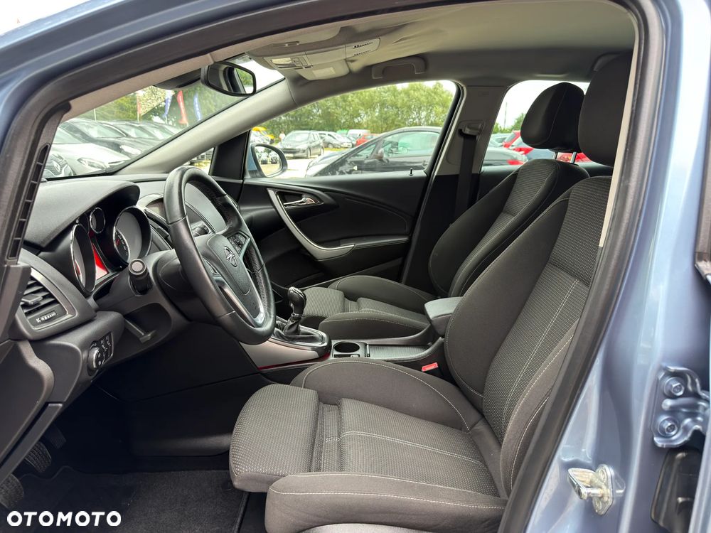 Opel Astra 1.4 T Cosmo - 26
