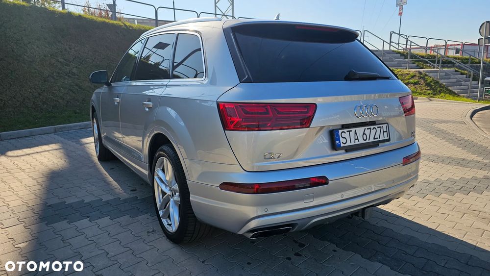 Audi Q7 3.0 TFSI Quattro Tiptr - 12