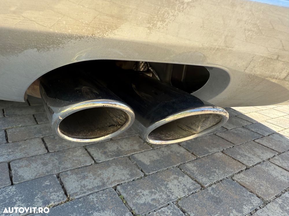 Skoda Octavia 2.0 TDI CR DPF RS - 25